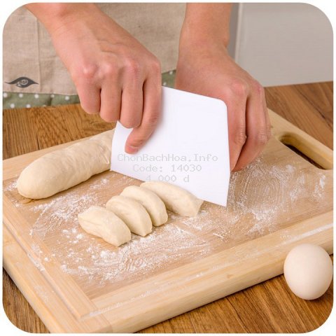 Dụng cụ chia bột vét bột khi làm bánh bằng nhựa (CCB01)